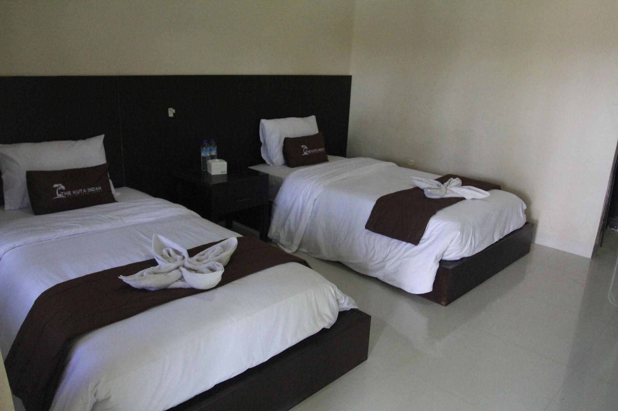 Kuta Indah Hotel Exterior foto