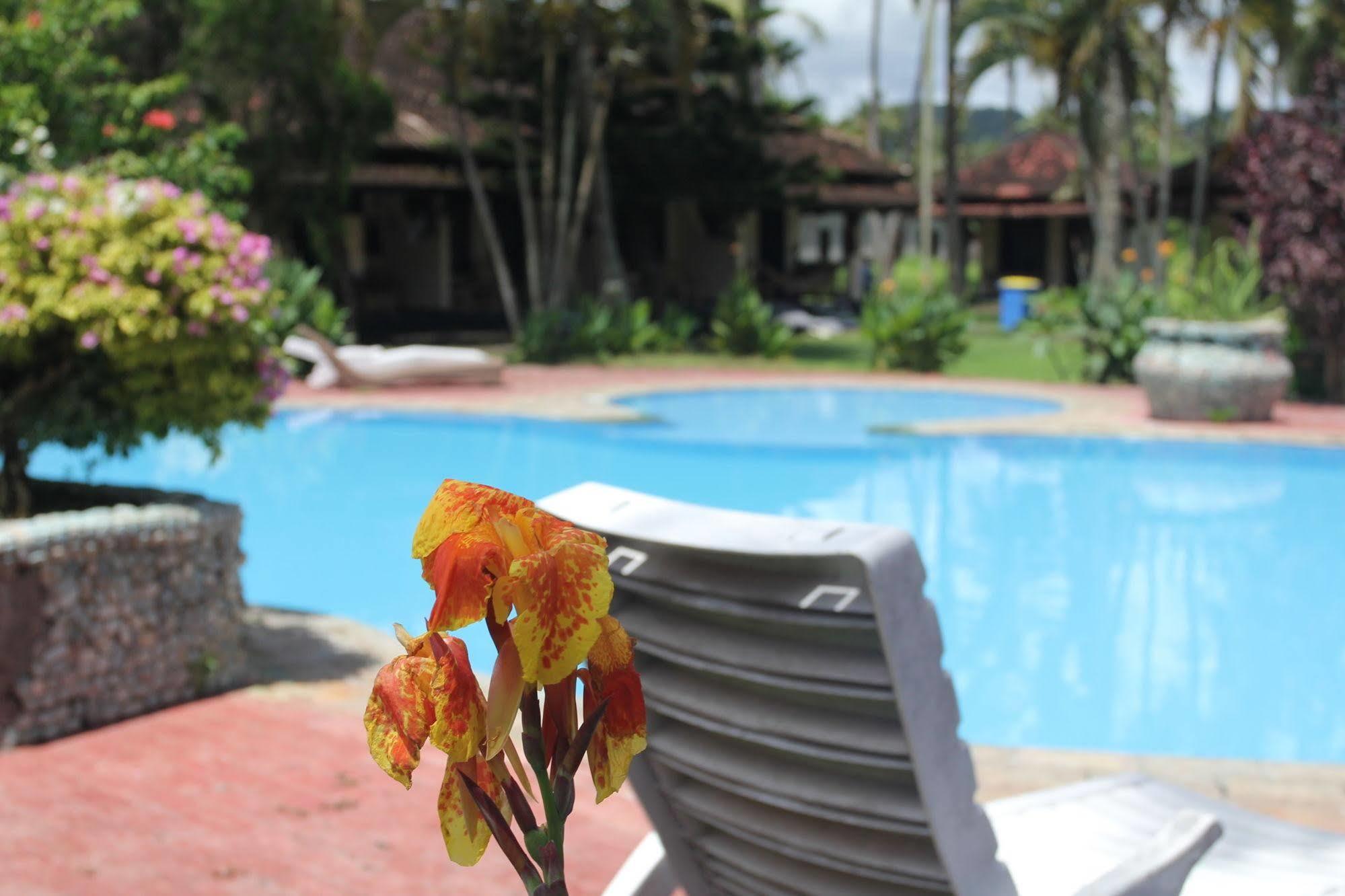 Kuta Indah Hotel Exterior foto