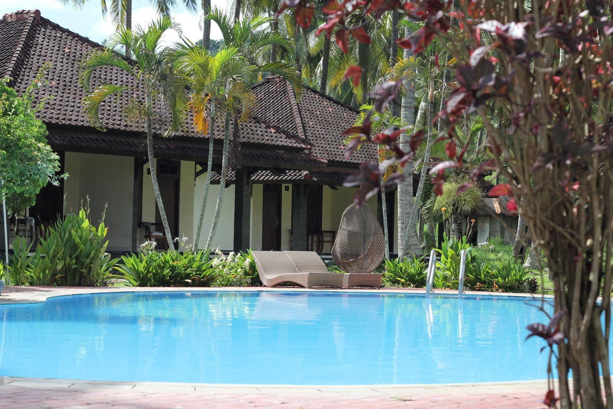 Kuta Indah Hotel Exterior foto