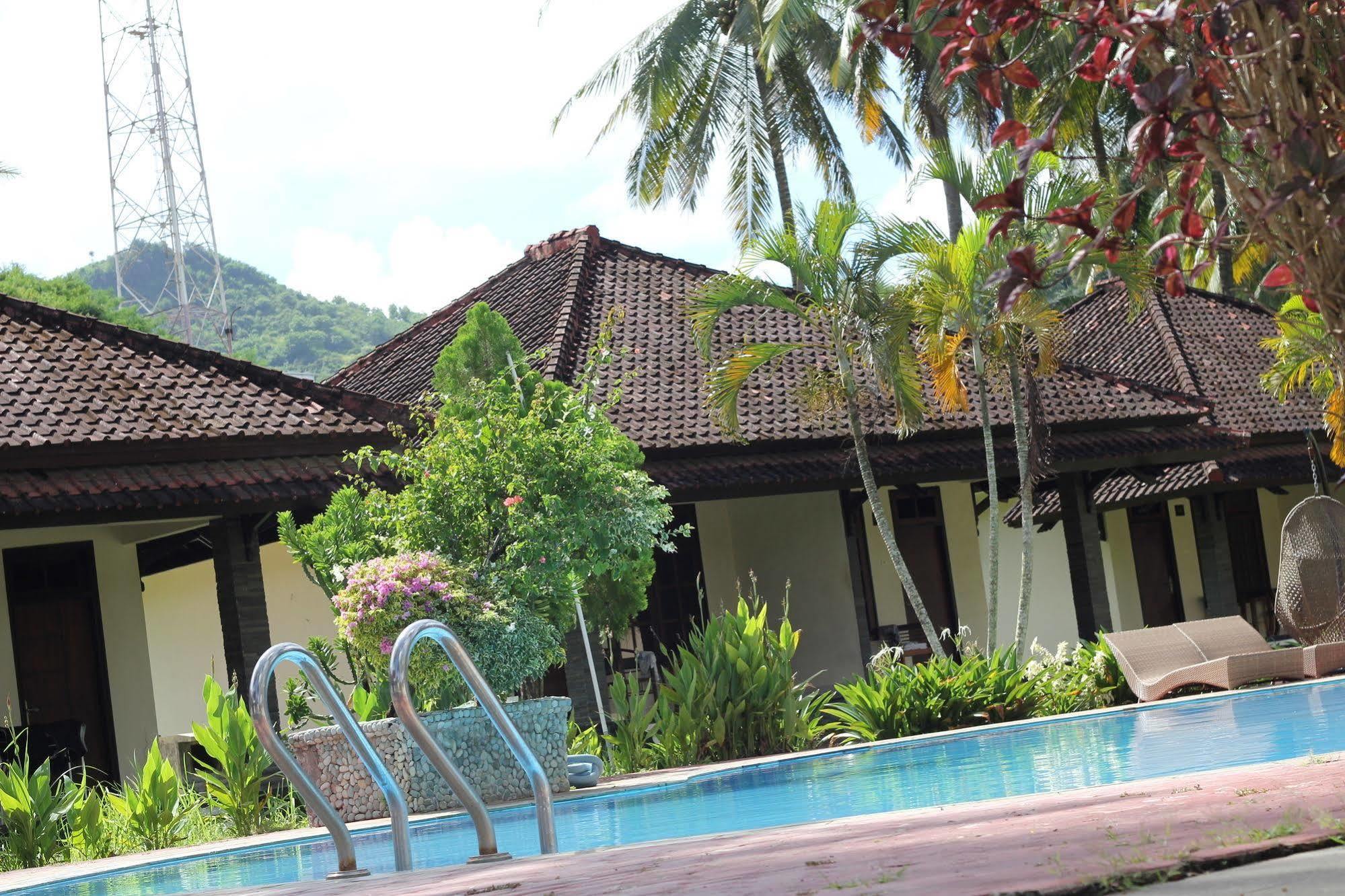 Kuta Indah Hotel Exterior foto